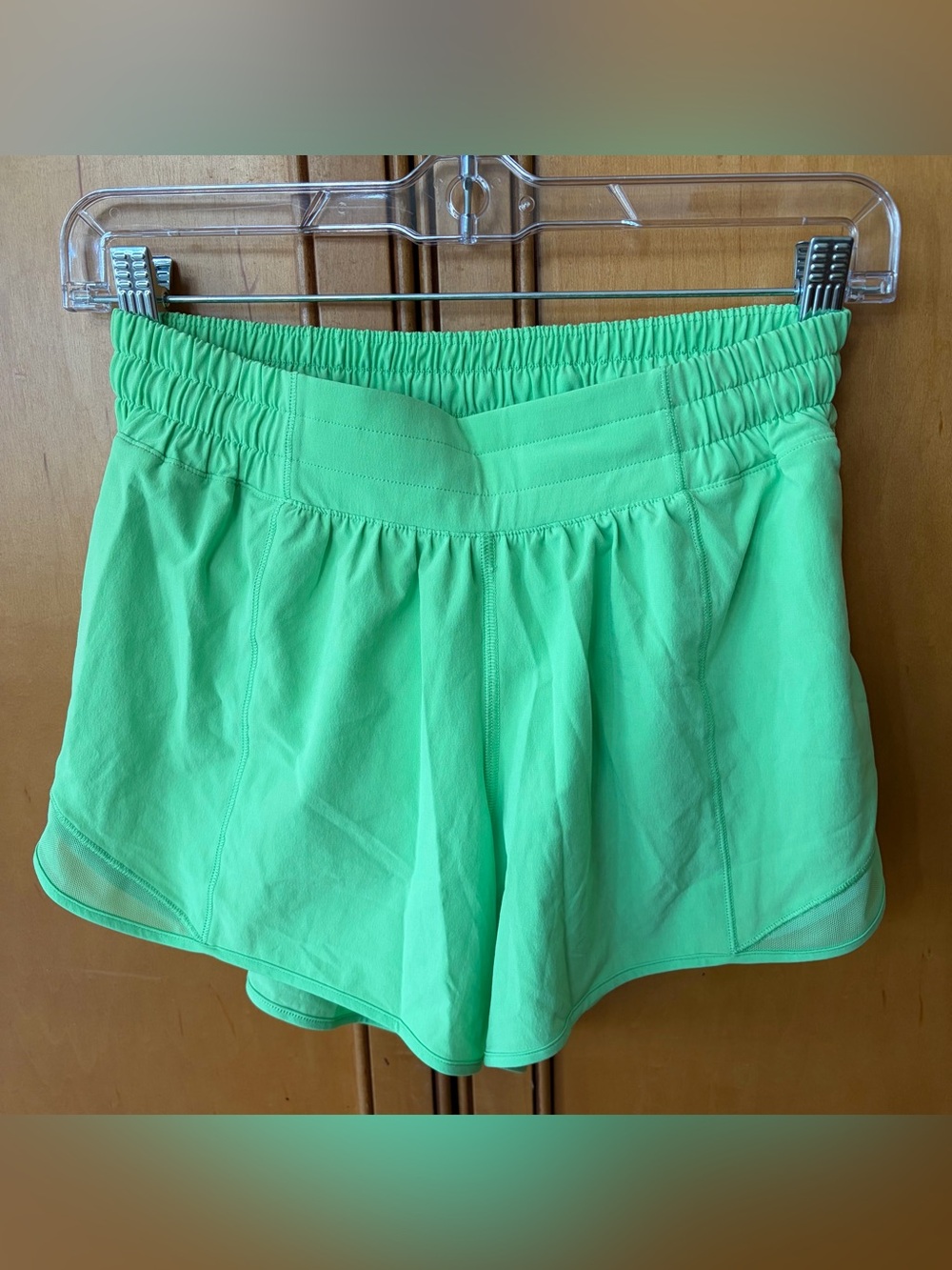 Lululemon Hotty Hot Low-Rise Lined Shorts Women’s Sz 6